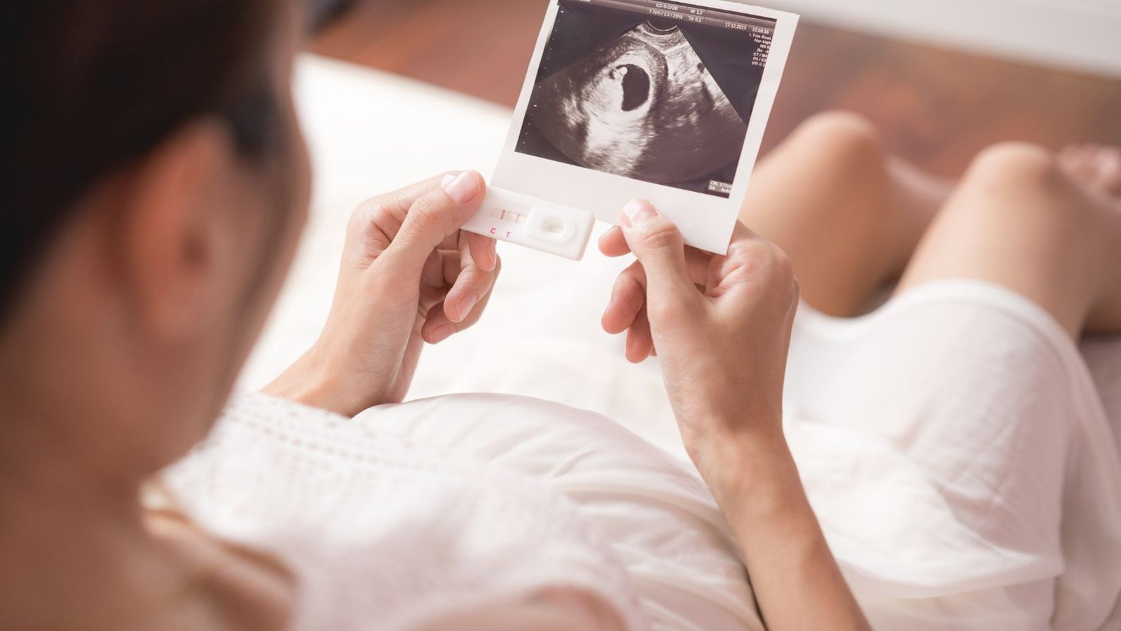 Early Pregnancy Care - Dr. Shabnam Sharjil at PCOS Ferticure Clinic shares expert advice and insights on comprehensive care during the early stages of pregnancy, providing essential tips and strategies within the context of PCOS-PCOD.